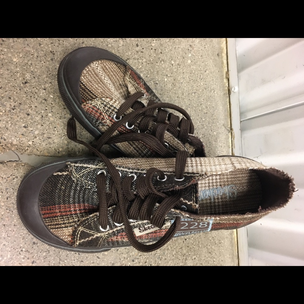 Plaid Skechers